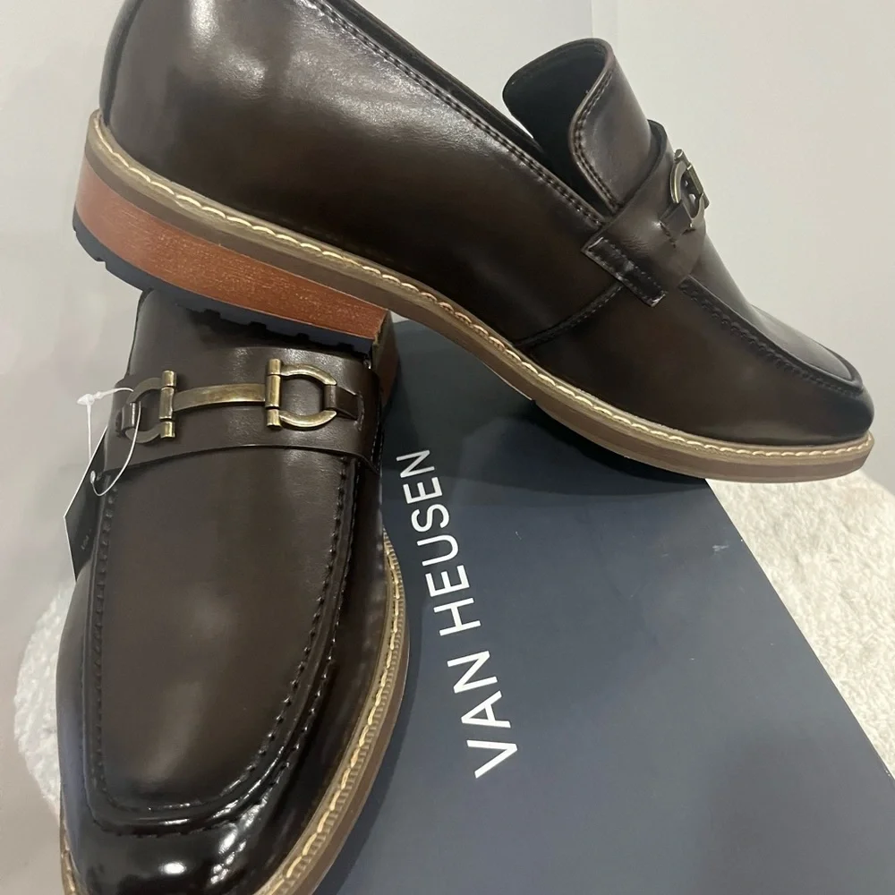 Van Heusen elegant dark